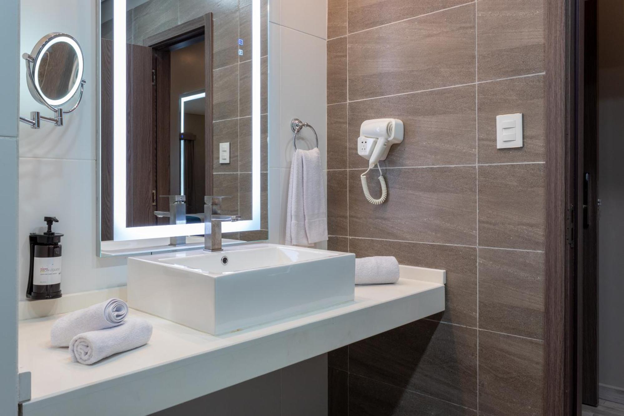 Tryp By Wyndham Asuncion Hotel Eksteriør billede
