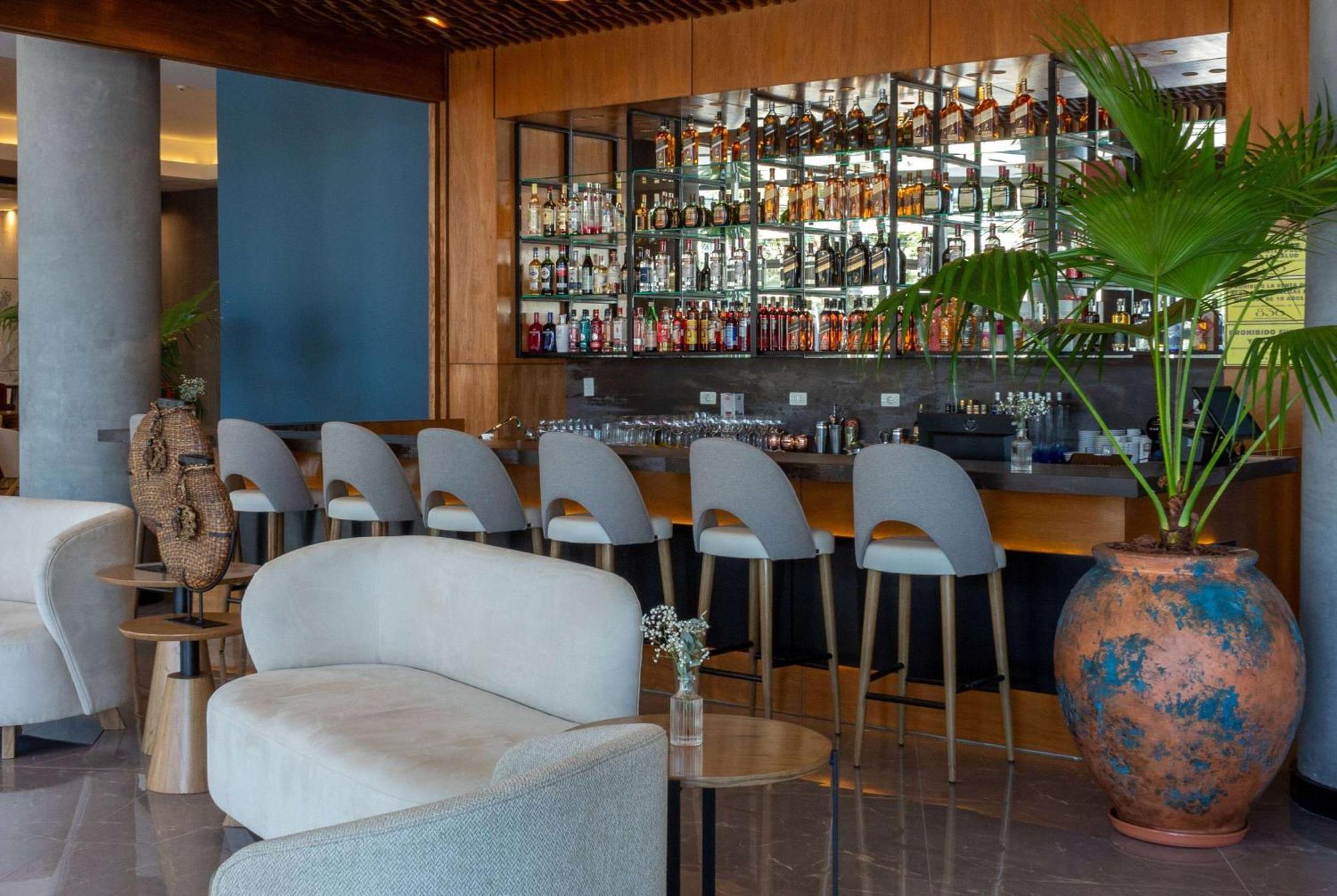 Tryp By Wyndham Asuncion Hotel Eksteriør billede
