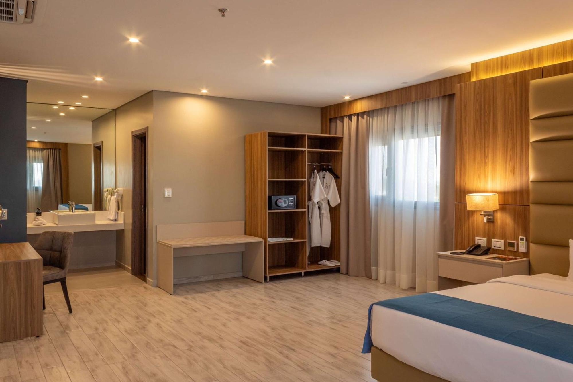 Tryp By Wyndham Asuncion Hotel Eksteriør billede